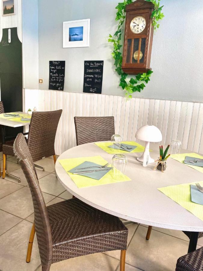 Les Voyageurs Hotell Charols Eksteriør bilde